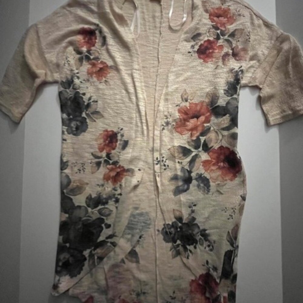 Live In The Moment - Floral Short Sleeve Cardigan - Size L *EUC